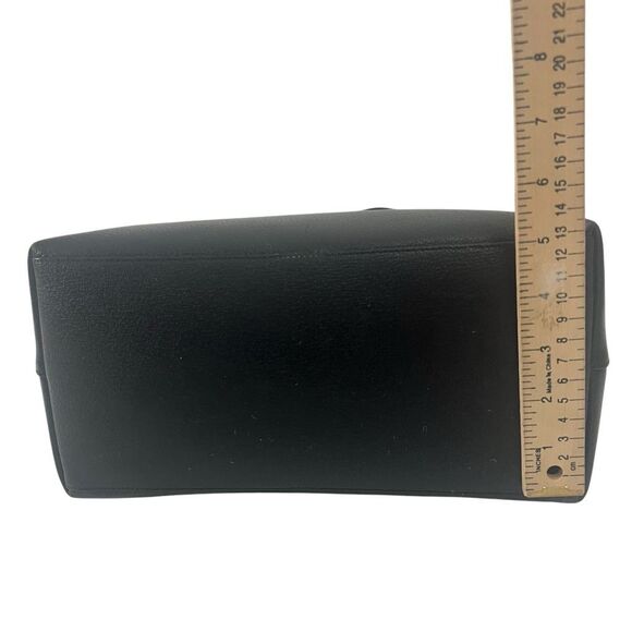 Gucci Women's Black Leather Tote Bag with Pouch Front Detail w Gucci logo Authen - Picture 9 of 12